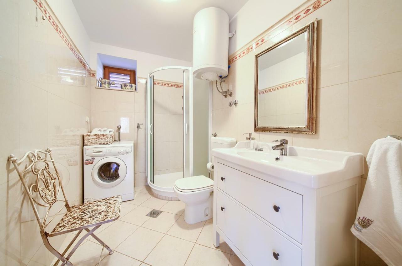 Holiday Home Lavanda Kornić المظهر الخارجي الصورة